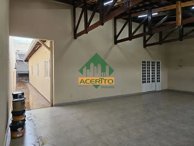 Casa com 300m² 3 quartos e 3 banheiros, à venda, no bairro Umuarama em Araçatuba