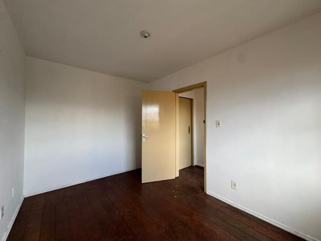 Casa 5 quartos e 5 banheiros, à venda, no bairro Jardim São Pedro em Porto Alegre