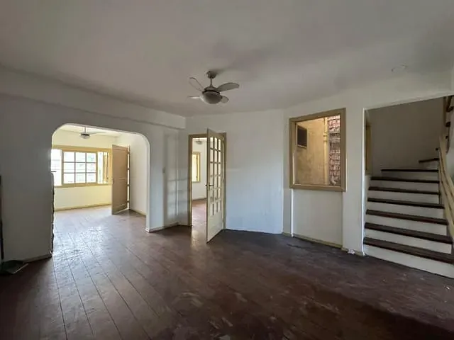 Casa 5 quartos e 5 banheiros, à venda, no bairro Jardim São Pedro em Porto Alegre