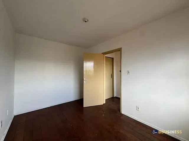 Casa 5 quartos e 5 banheiros, à venda, no bairro Jardim São Pedro em Porto Alegre