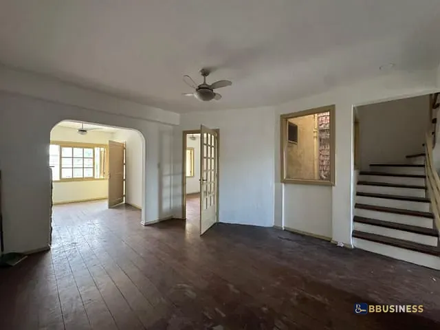 Casa 5 quartos e 5 banheiros, à venda, no bairro Jardim São Pedro em Porto Alegre