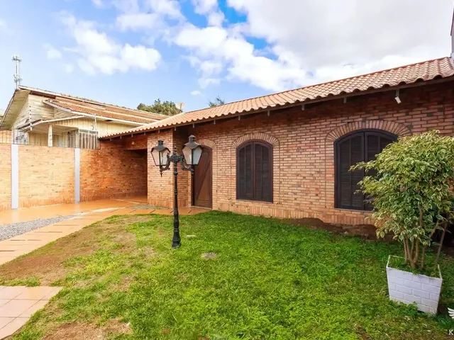 Casa com 588m² 4 quartos e 4 banheiros, à venda, no bairro Portão em Curitiba
