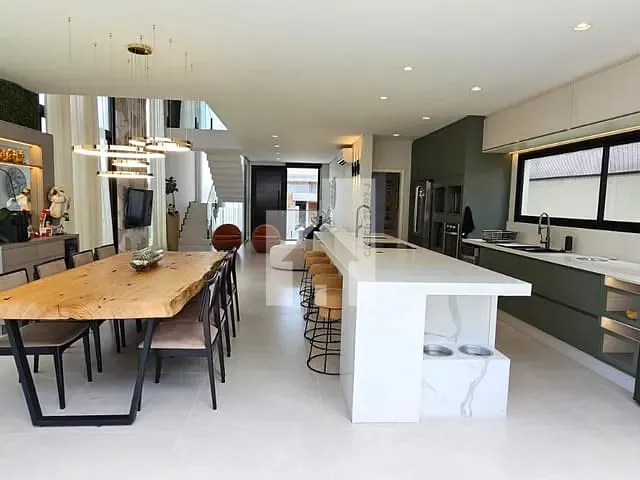 Casa com 330m² 4 quartos e 5 banheiros, à venda, no bairro Recanto Quarto Centenário em Jundiaí