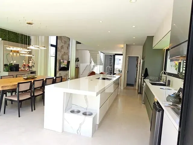 Casa com 330m² 4 quartos e 5 banheiros, à venda, no bairro Recanto Quarto Centenário em Jundiaí