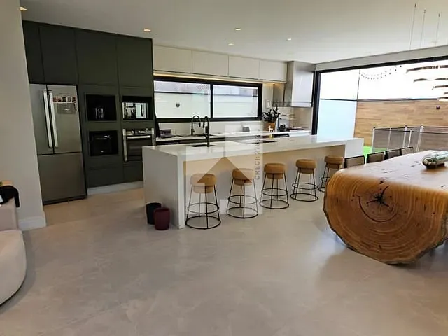 Casa com 330m² 4 quartos e 5 banheiros, à venda, no bairro Recanto Quarto Centenário em Jundiaí