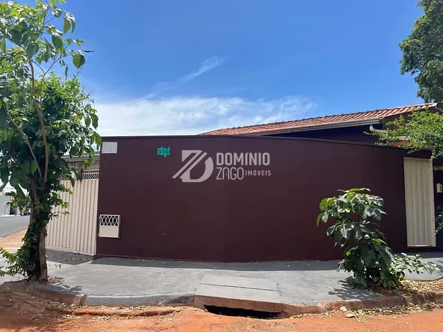 Casa 3 quartos e 3 banheiros, à venda ou para alugar, no bairro Jardim São Bento em Uberaba