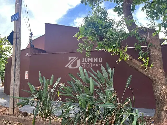 Casa 3 quartos e 3 banheiros, à venda ou para alugar, no bairro Jardim São Bento em Uberaba