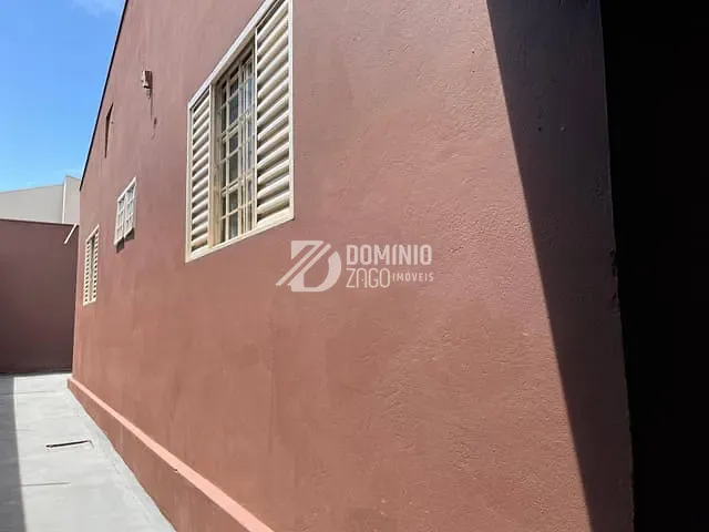 Casa 3 quartos e 3 banheiros, à venda ou para alugar, no bairro Jardim São Bento em Uberaba