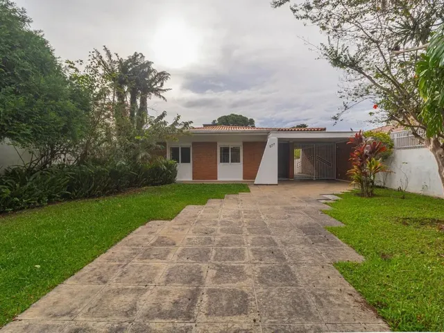 Casa 3 quartos e 1 banheiro, para alugar, no bairro Jardim Social em Curitiba