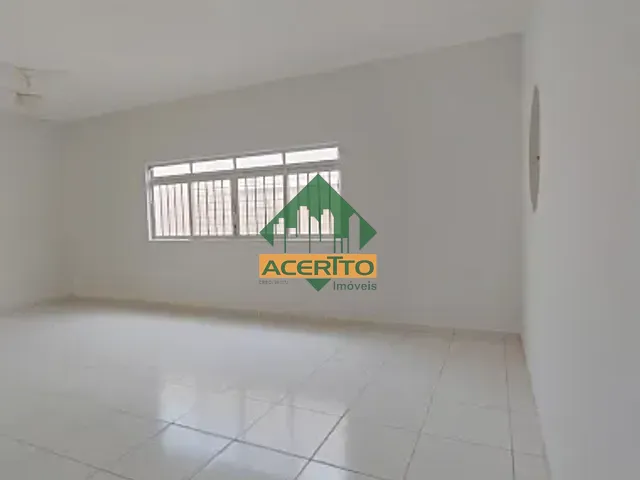 Casa com 300m² 3 quartos e 2 banheiros, à venda, no bairro Jardim Brasília em Araçatuba