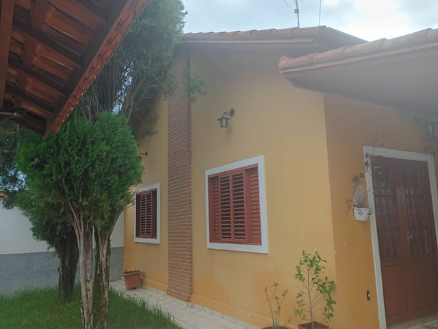 Casa com 300m² 4 quartos e 3 banheiros, à venda ou para alugar, no bairro Residencial Campo Belo em Pindamonhangaba