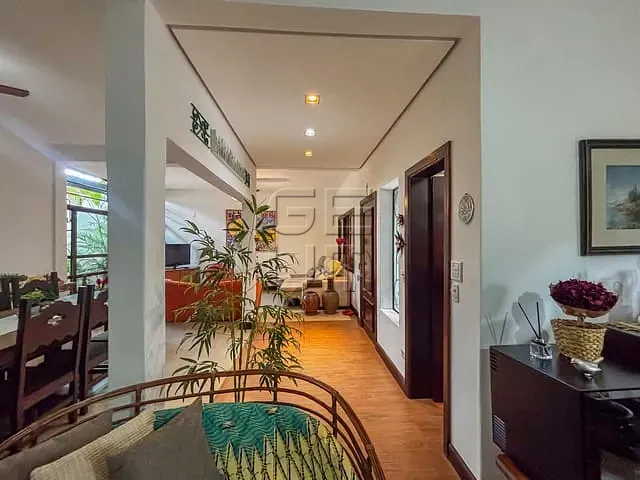 Casa com 387m² 3 quartos e 4 banheiros, à venda, no bairro Andrade em Londrina