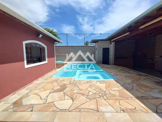 Casa com 360m² 4 quartos e 3 banheiros, à venda, no bairro Jardim Britânia em Caraguatatuba