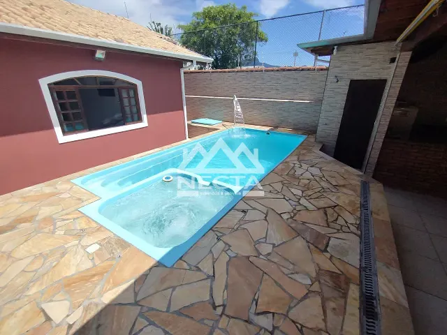 Casa com 360m² 4 quartos e 3 banheiros, à venda, no bairro Jardim Britânia em Caraguatatuba