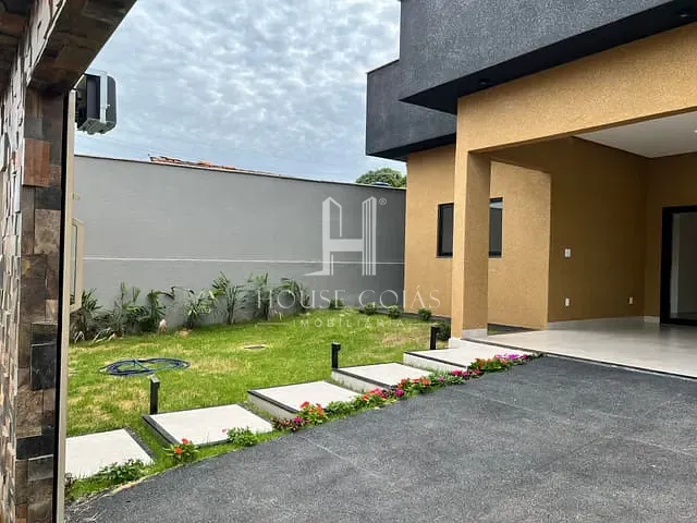 Casa com 330m² 3 quartos e 3 banheiros, à venda, no bairro Jardim Tropical em Aparecida de Goiânia