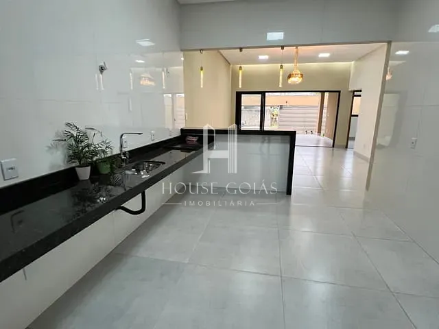 Casa com 330m² 3 quartos e 3 banheiros, à venda, no bairro Jardim Tropical em Aparecida de Goiânia