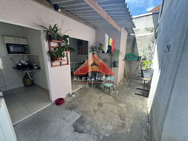Casa com 143m² 2 quartos e 1 banheiro, à venda, no bairro Vila Tesouro em São José dos Campos