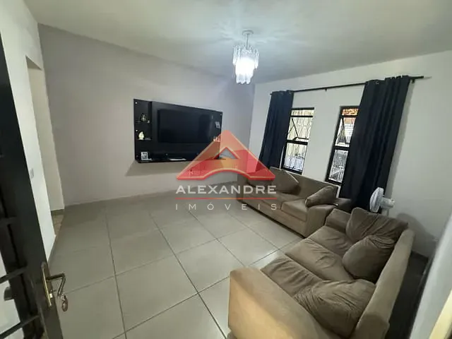 Casa com 143m² 2 quartos e 1 banheiro, à venda, no bairro Vila Tesouro em São José dos Campos