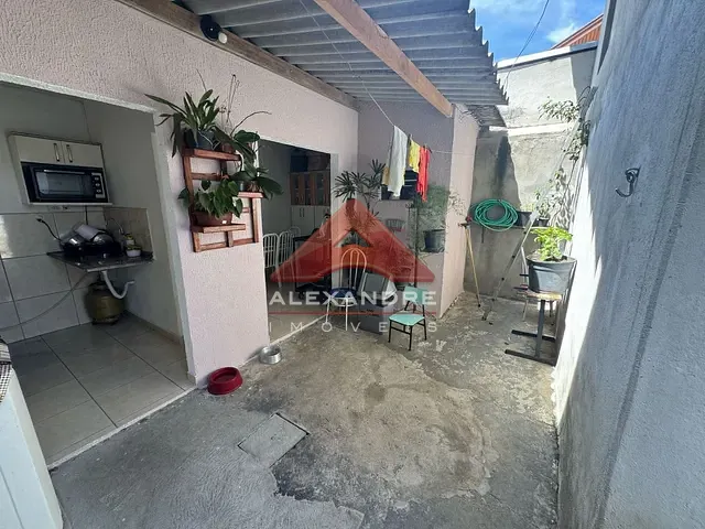 Casa com 143m² 2 quartos e 1 banheiro, à venda, no bairro Vila Tesouro em São José dos Campos