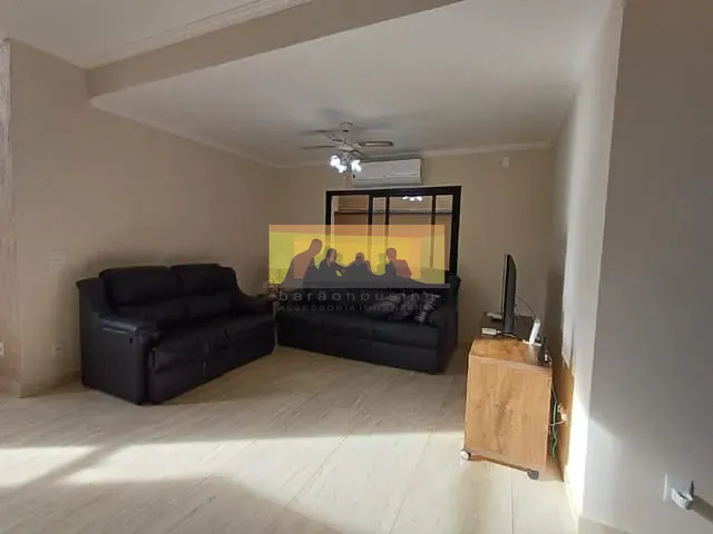 Casa com 300m² 4 quartos e 5 banheiros, à venda, no bairro Parque Brasil 500 em Paulínia