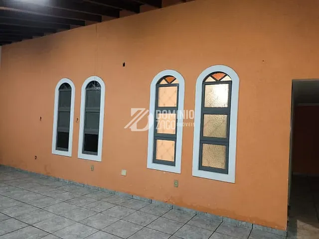 Casa 3 quartos e 2 banheiros, à venda, no bairro Conjunto Margarida Rosa de Azevedo em Uberaba