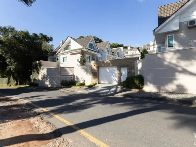 Casa com 128m² 3 quartos e 3 banheiros, à venda, no bairro Santa Felicidade em Curitiba