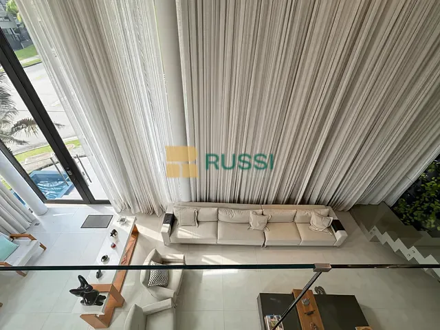 Casa com 425m² 4 quartos e 6 banheiros, à venda, no bairro Condomínio Residencial Alphaville II em São José dos Campos