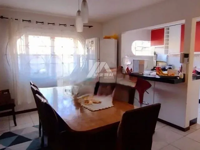 Casa 3 quartos e 1 banheiro, à venda, no bairro Ronda em Ponta Grossa