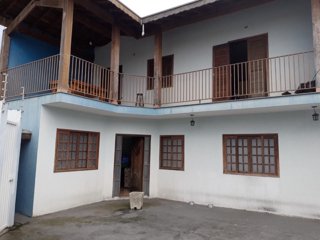 Casa 3 quartos e 3 banheiros, para alugar, no bairro Residencial e Comercial Portal dos Eucaliptos em Pindamonhangaba