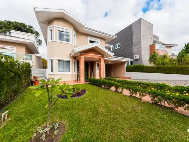 Casa com 600m² 3 quartos e 4 banheiros, à venda, no bairro Lamenha Pequena em Almirante Tamandaré