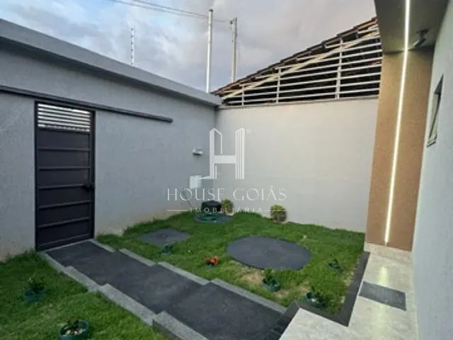 Casa com 254m² 3 quartos e 4 banheiros, à venda, no bairro Residencial Kátia em Goiânia
