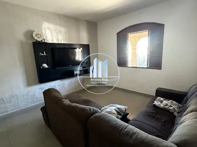 Casa com 174m² 3 quartos e 2 banheiros, à venda, no bairro Foch II em Pouso Alegre
