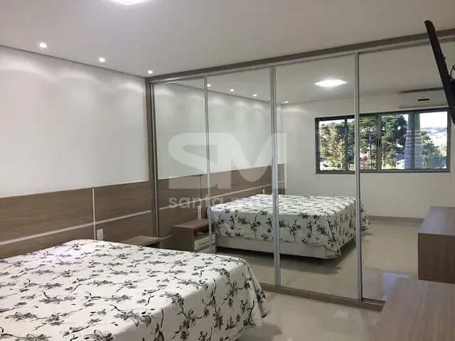 Casa 4 quartos e 5 banheiros, à venda, no bairro Universitário em Chapecó