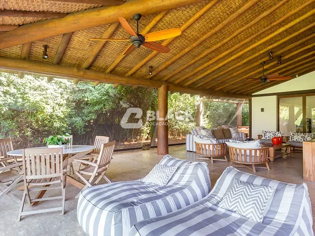 Casa com 3040m² 7 quartos e 8 banheiros, à venda ou para alugar, no bairro Fazenda Boa Vista em Porto Feliz
