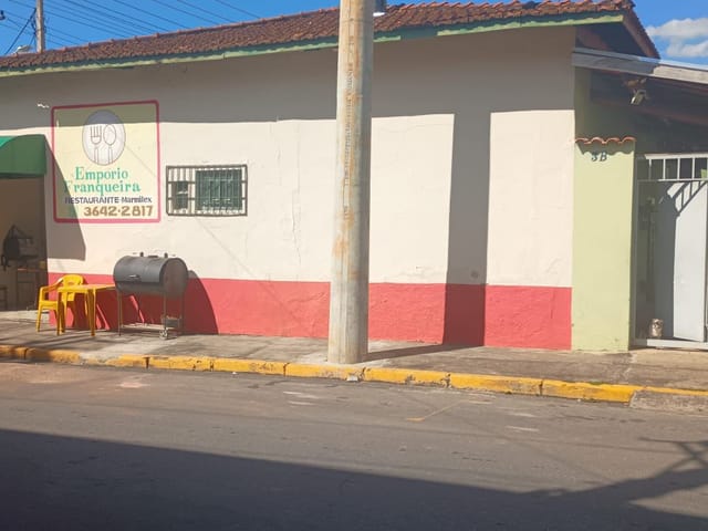 Casa com 404m² 5 quartos e 3 banheiros, à venda, no bairro Tabaú em Pindamonhangaba