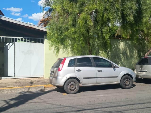 Casa com 404m² 5 quartos e 3 banheiros, à venda, no bairro Tabaú em Pindamonhangaba