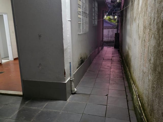 Casa com 246m² 2 quartos e 2 banheiros, à venda, no bairro Castelânea em Petrópolis