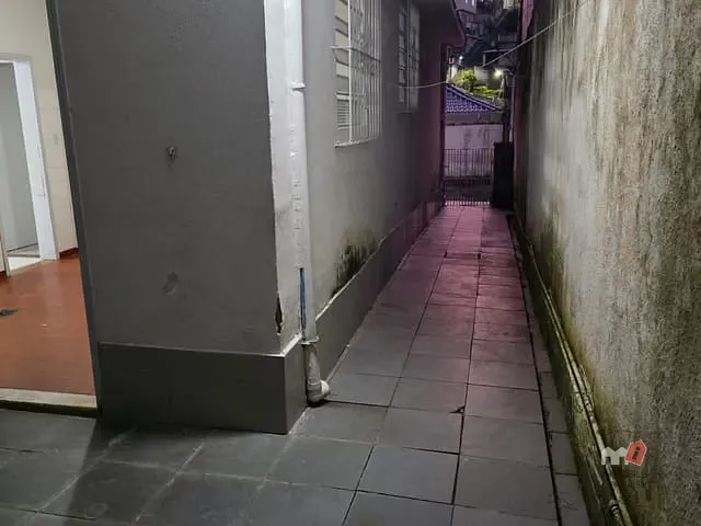 Casa com 246m² 2 quartos e 2 banheiros, à venda, no bairro Castelânea em Petrópolis
