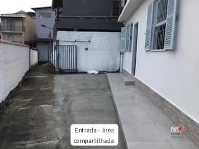 Casa com 246m² 2 quartos e 2 banheiros, à venda, no bairro Castelânea em Petrópolis