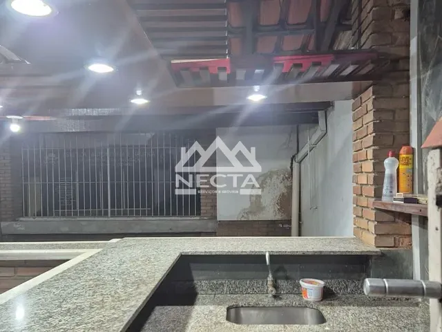 Casa com 300m², para alugar, no bairro Indaiá em Caraguatatuba