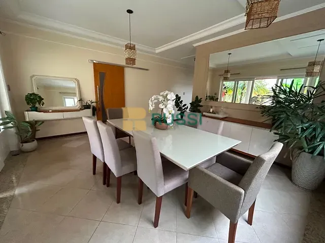 Casa com 336m² 5 quartos e 5 banheiros, à venda, no bairro Urbanova em São José dos Campos