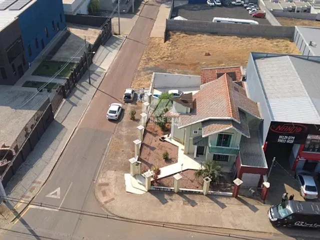 Casa com 397m² 3 quartos e 3 banheiros, à venda, no bairro Colônia Dona Luíza em Ponta Grossa