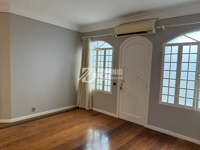Casa 3 quartos e 5 banheiros, à venda, no bairro Santa Maria em Uberaba