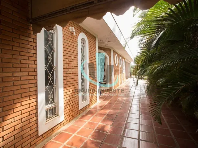 Casa com 654m² 5 quartos e 3 banheiros, à venda, no bairro JARDIM PRIMAVERA em ARARAQUARA