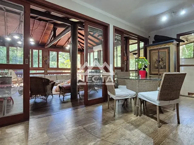 Casa com 403m² 5 quartos e 4 banheiros, à venda, no bairro Guaecá em São Sebastião
