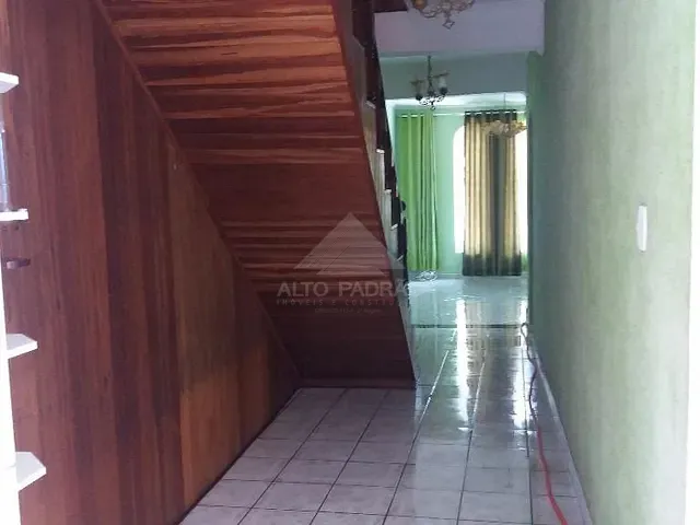 Casa com 300m² 3 quartos e 2 banheiros, à venda, no bairro Jardim Zaira em Mauá