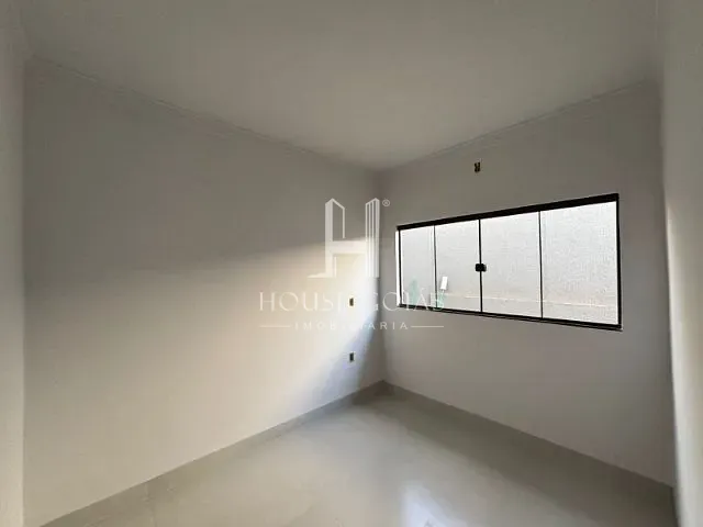 Casa 3 quartos e 2 banheiros, à venda, no bairro Jardim Veneza em Aparecida de Goiânia