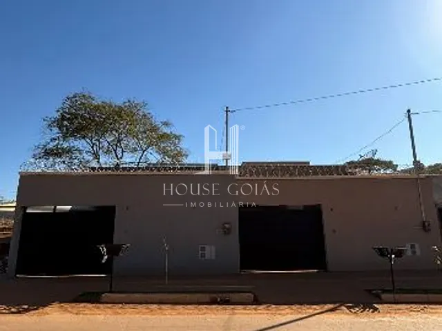 Casa 3 quartos e 2 banheiros, à venda, no bairro Jardim Veneza em Aparecida de Goiânia