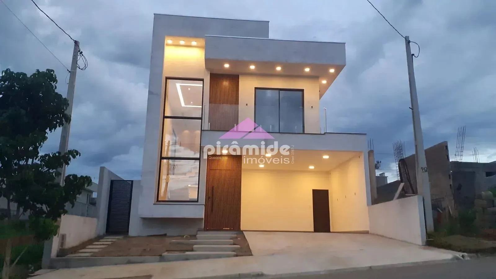 Casa, 3 quartos, 227 m² - Foto 1