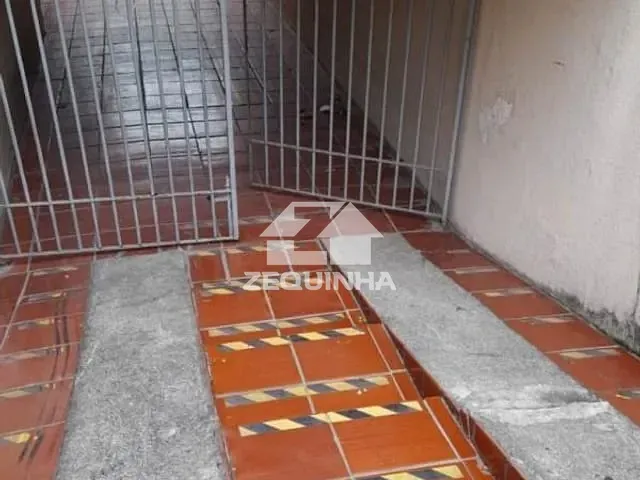 Casa com 192m² 3 quartos e 2 banheiros, para alugar, no bairro Centro em Osasco